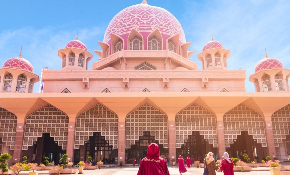 【新登場！安心送迎プラン】人気2大モスク ピンクモスク＆ブルーモスク 往復シャトルバス送迎＜日本語ガイドなし / 週末限定/セントラルマーケット解散＞